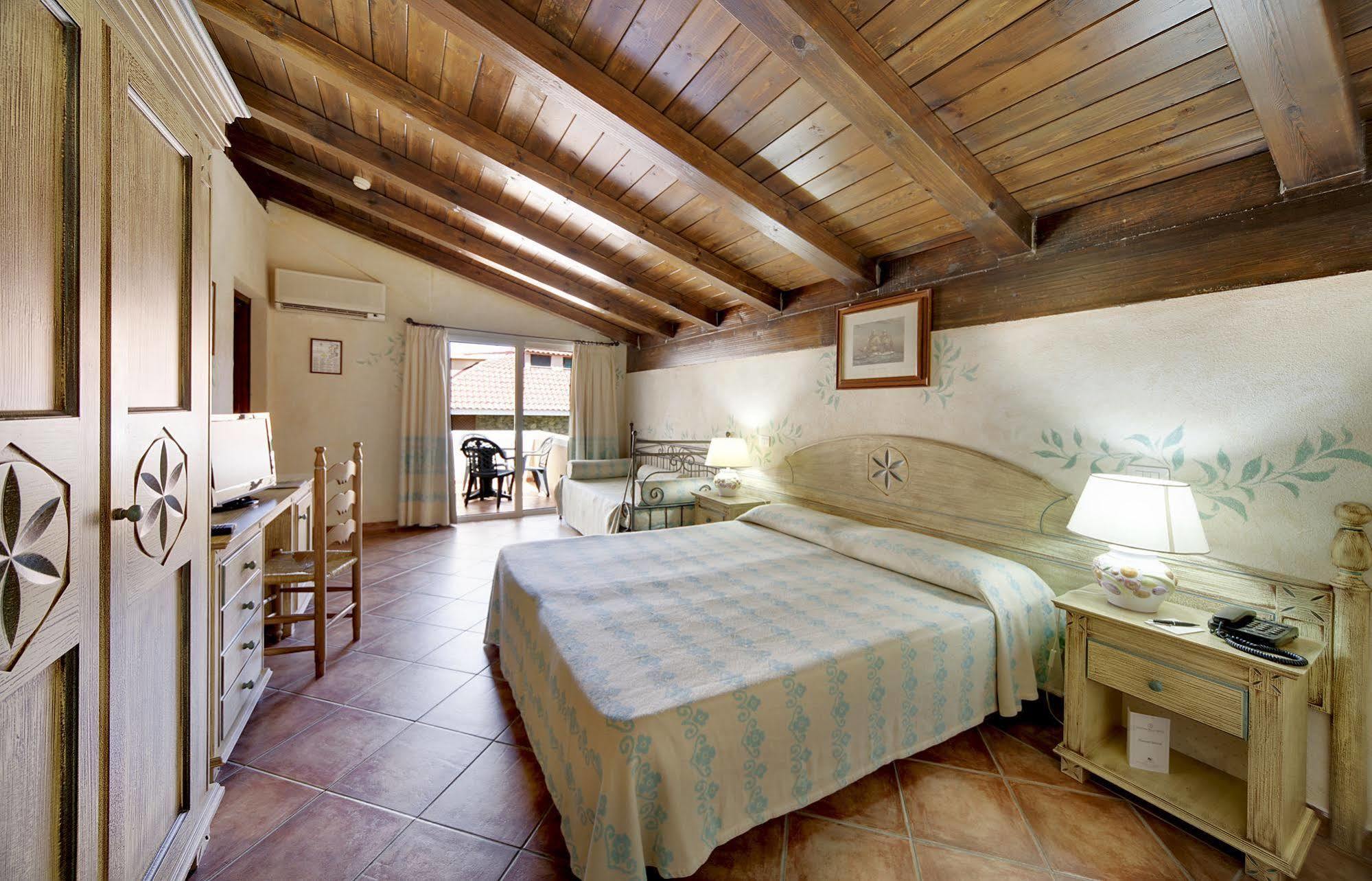 Colonna Beach Hotel Marinella มาริเนลลา ภายนอก รูปภาพ