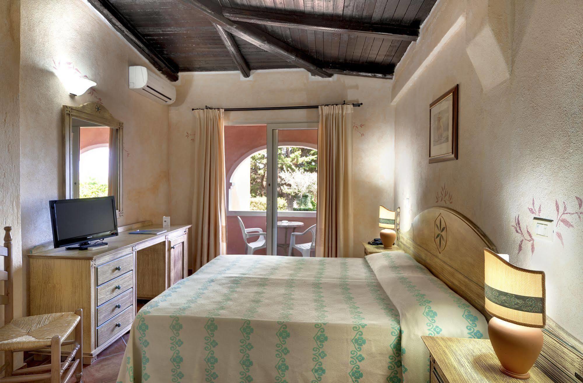 Colonna Beach Hotel Marinella มาริเนลลา ภายนอก รูปภาพ