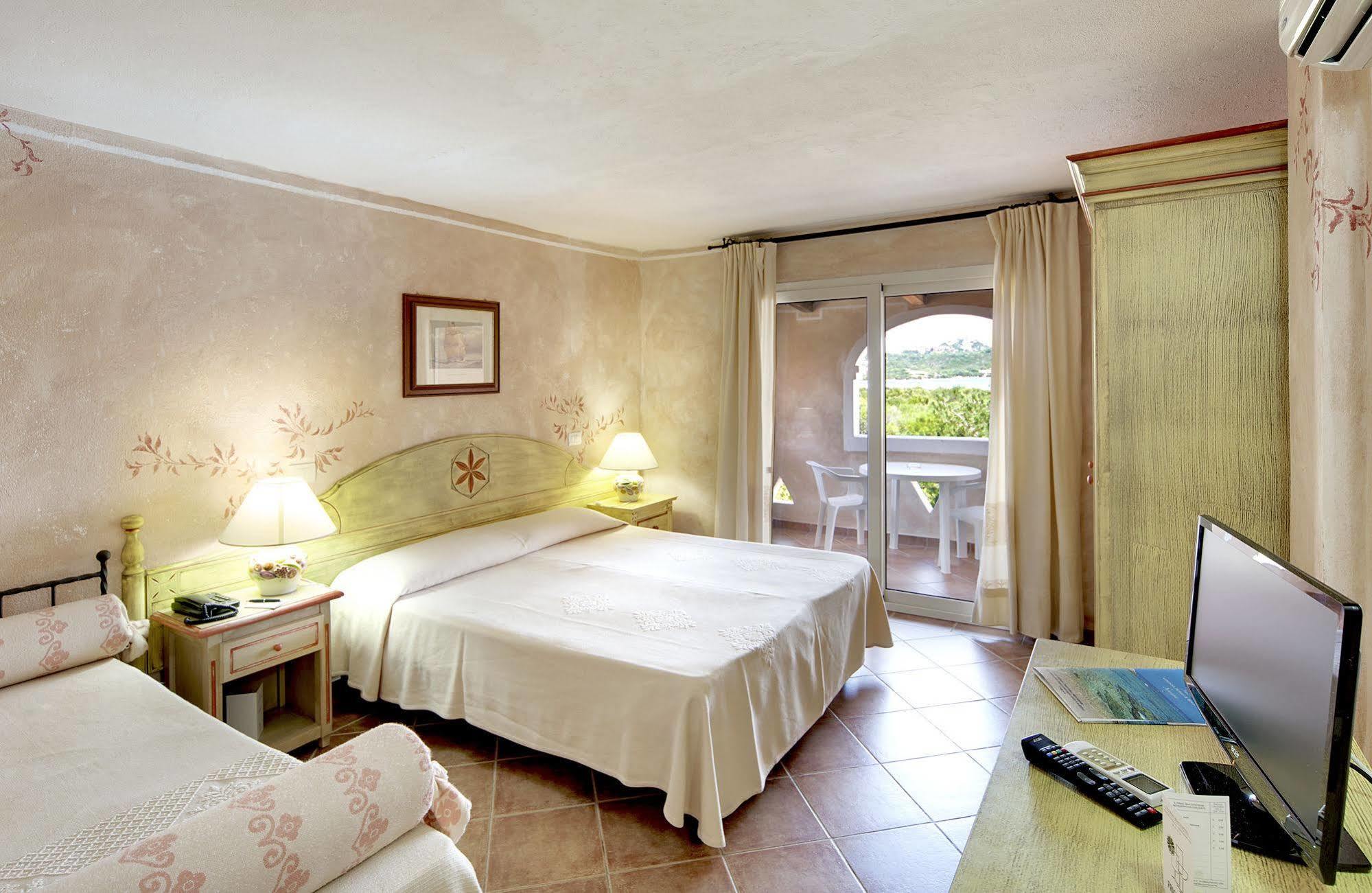 Colonna Beach Hotel Marinella มาริเนลลา ภายนอก รูปภาพ