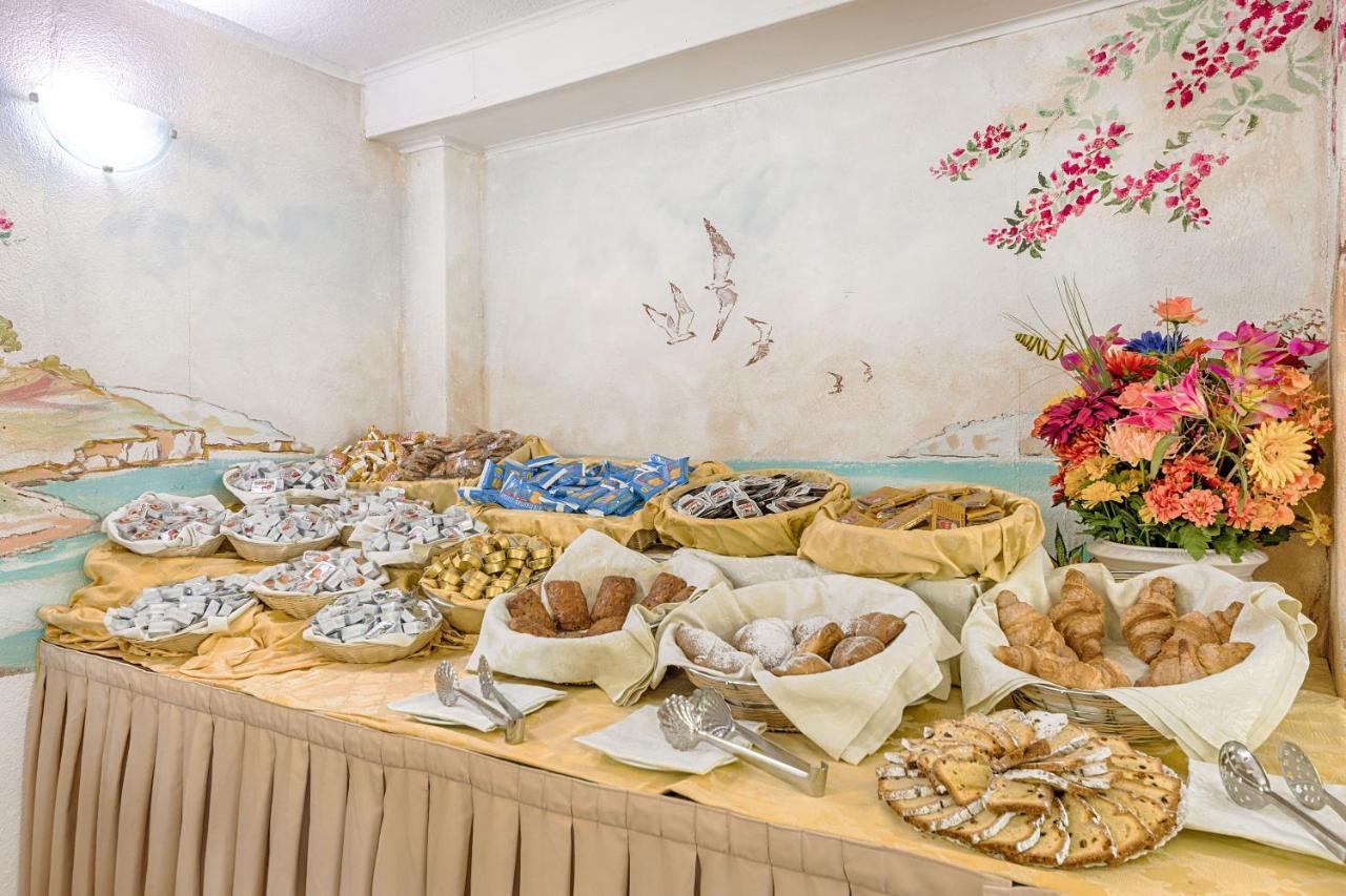 Colonna Beach Hotel Marinella มาริเนลลา ภายนอก รูปภาพ